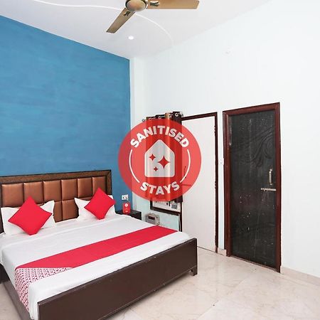 Oyo 29517 Hotel Barsana Palace Chhata Luaran gambar