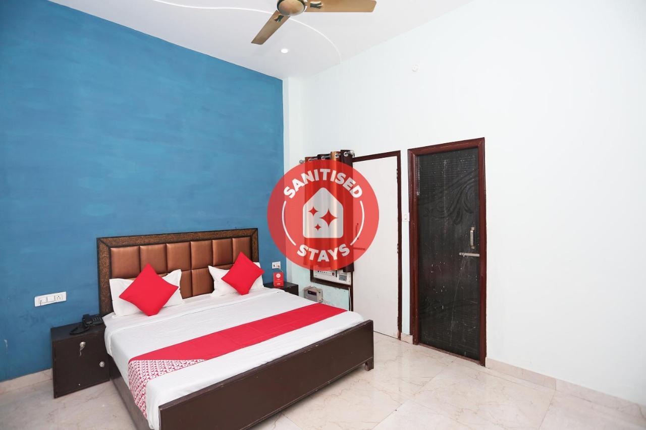 Oyo 29517 Hotel Barsana Palace Chhata Luaran gambar