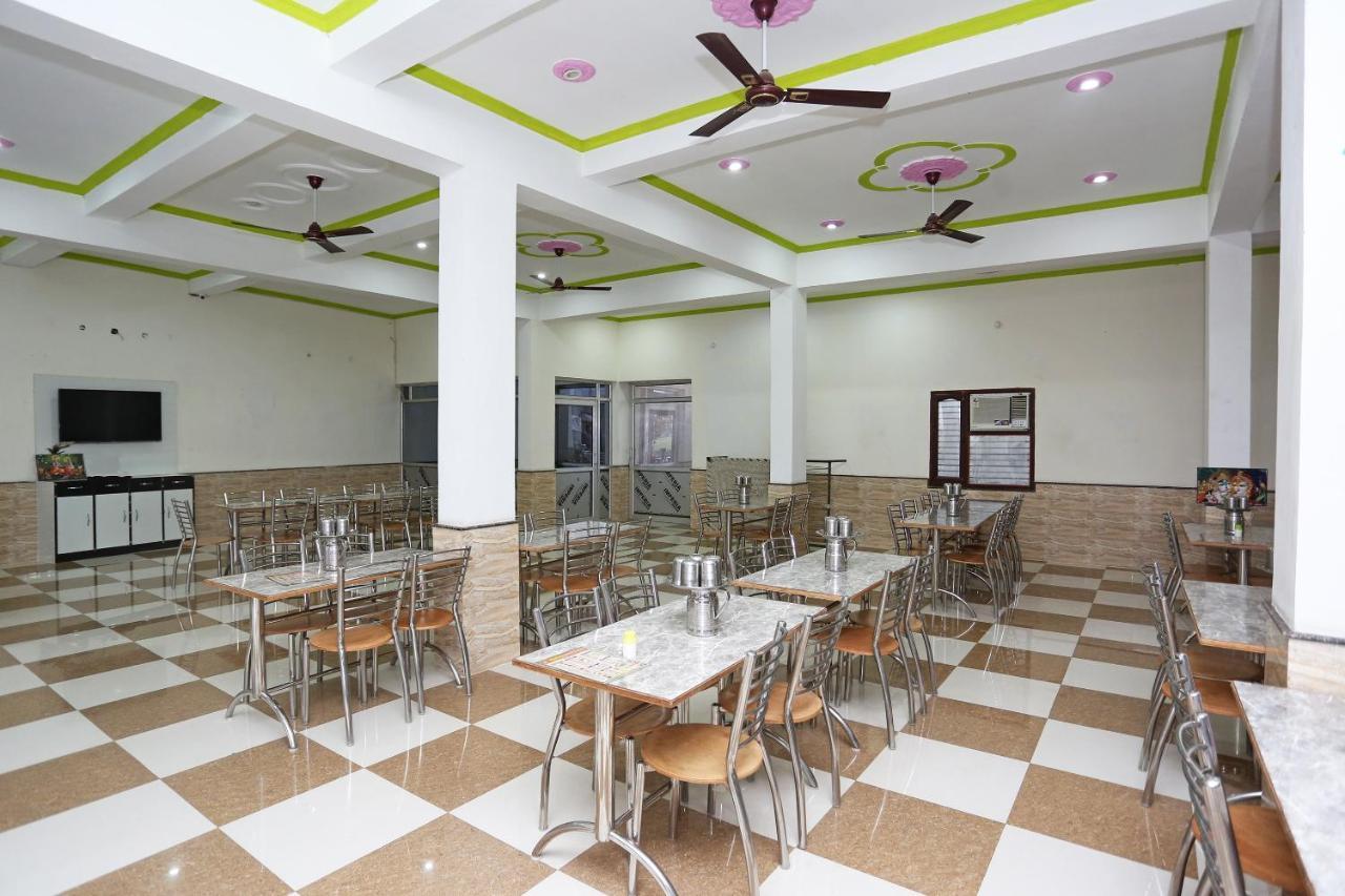 Oyo 29517 Hotel Barsana Palace Chhata Luaran gambar