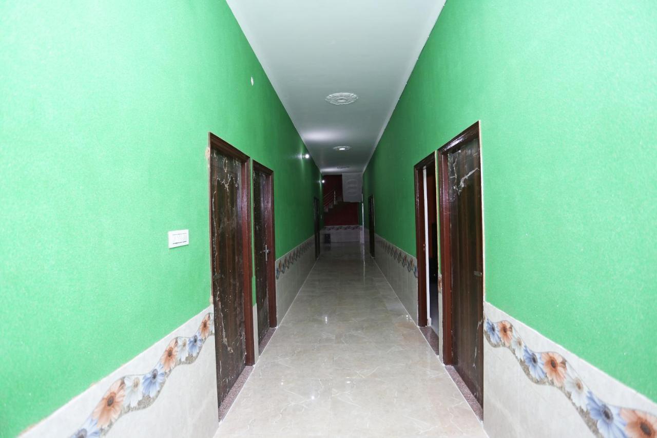 Oyo 29517 Hotel Barsana Palace Chhata Luaran gambar