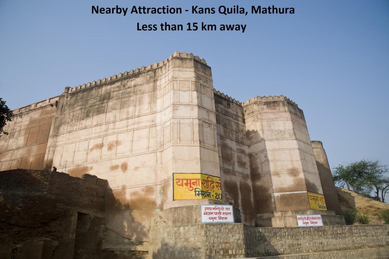 Oyo 29517 Hotel Barsana Palace Chhata Luaran gambar
